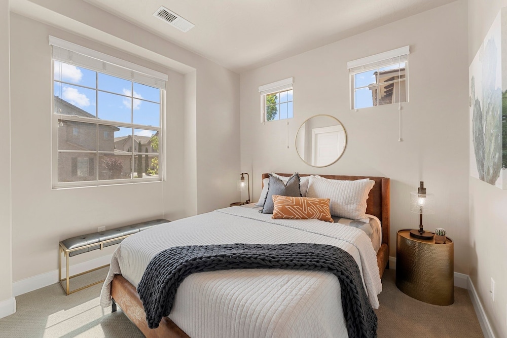 Desert Serenity 4 Bedroom Townhouse