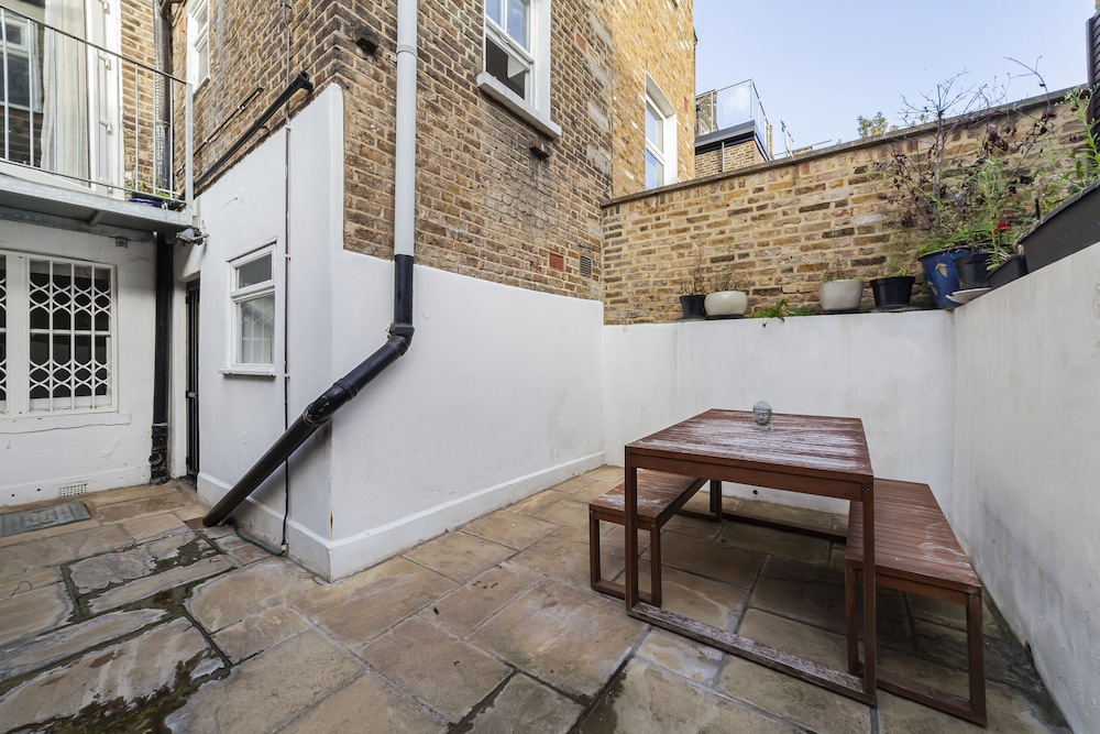 outdoor bbq area