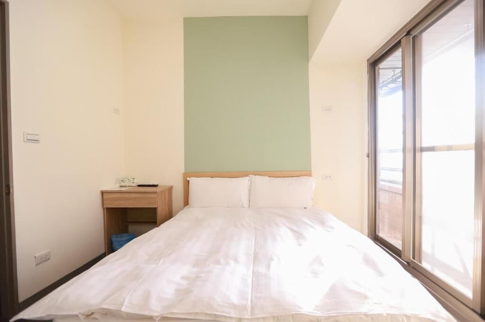 Hula Hotel - Hostel