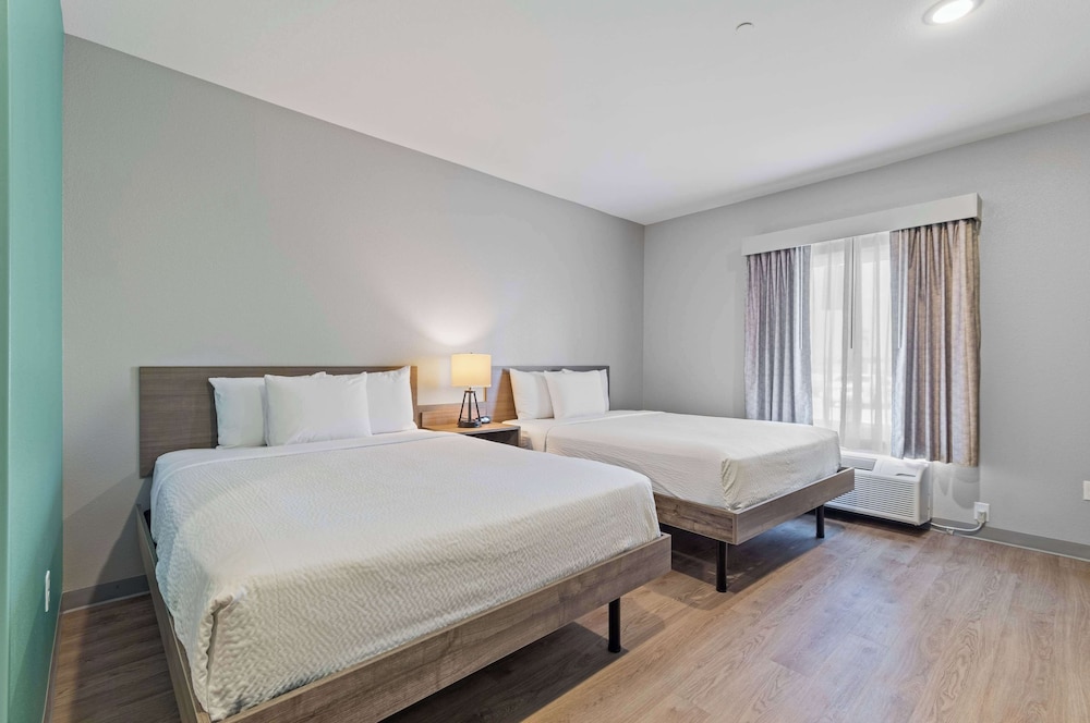 ECHO Suites Extended Stay by Wyndham Dallas Plano/Richardson