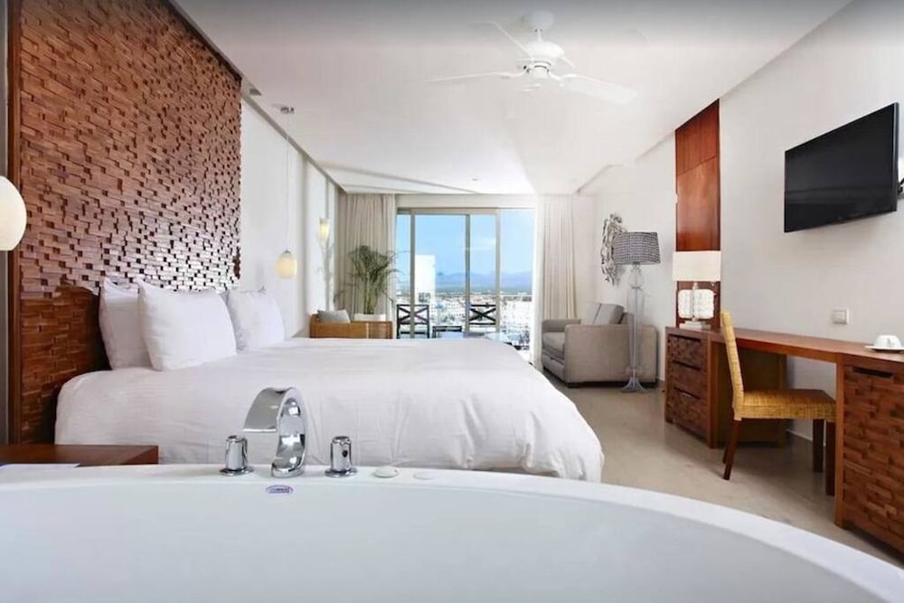 2BD Sandos Finisteria Resort Pool Ocean Views
