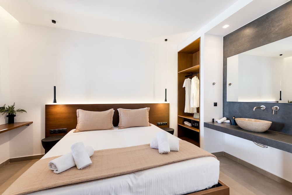 Evi Suites & Villas