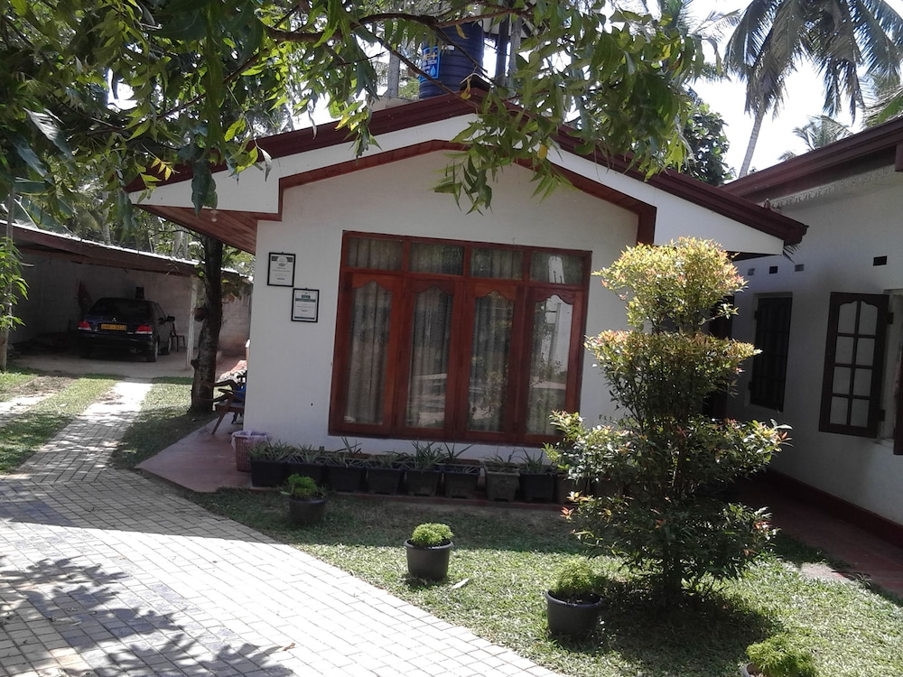 Bandhusena Apartments