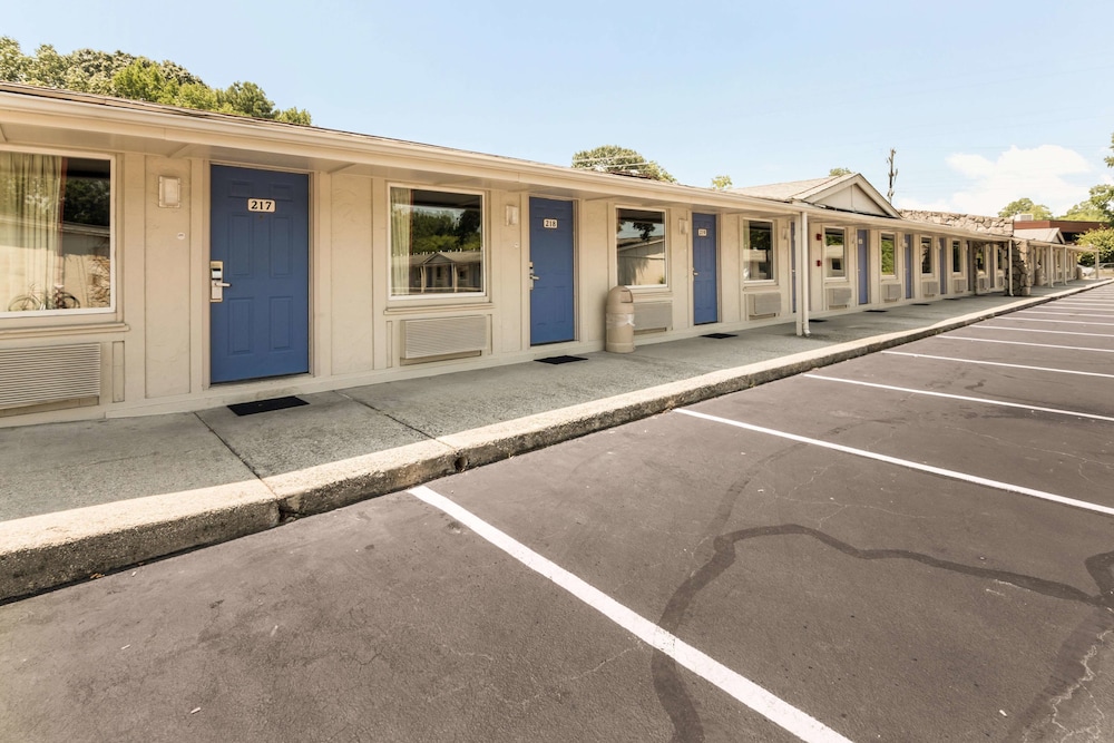 Motel 6 Newport News, VA