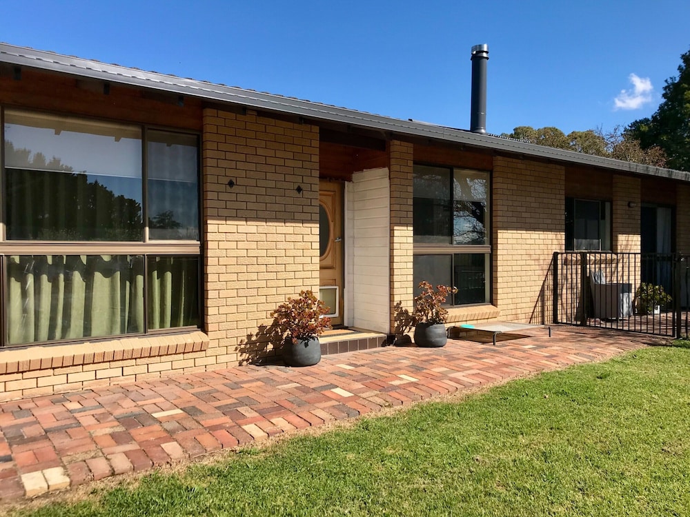 Spacious Family Retreat on the Edge of Tenterfield
