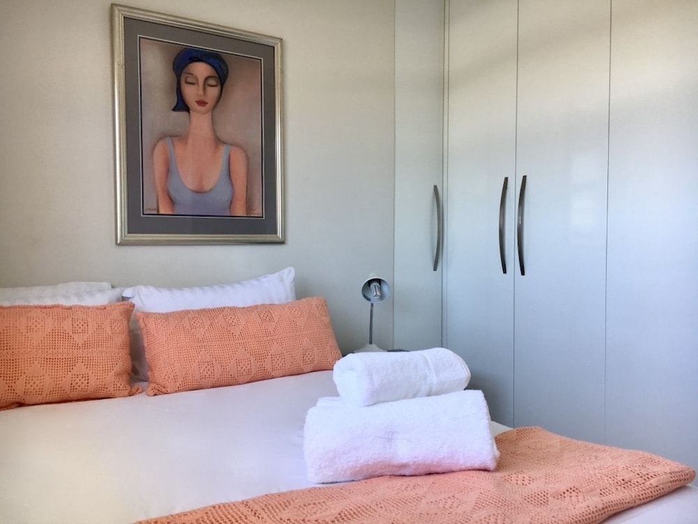 Cascades 2 bed 'FRESH LOOK & GREAT VIEW'