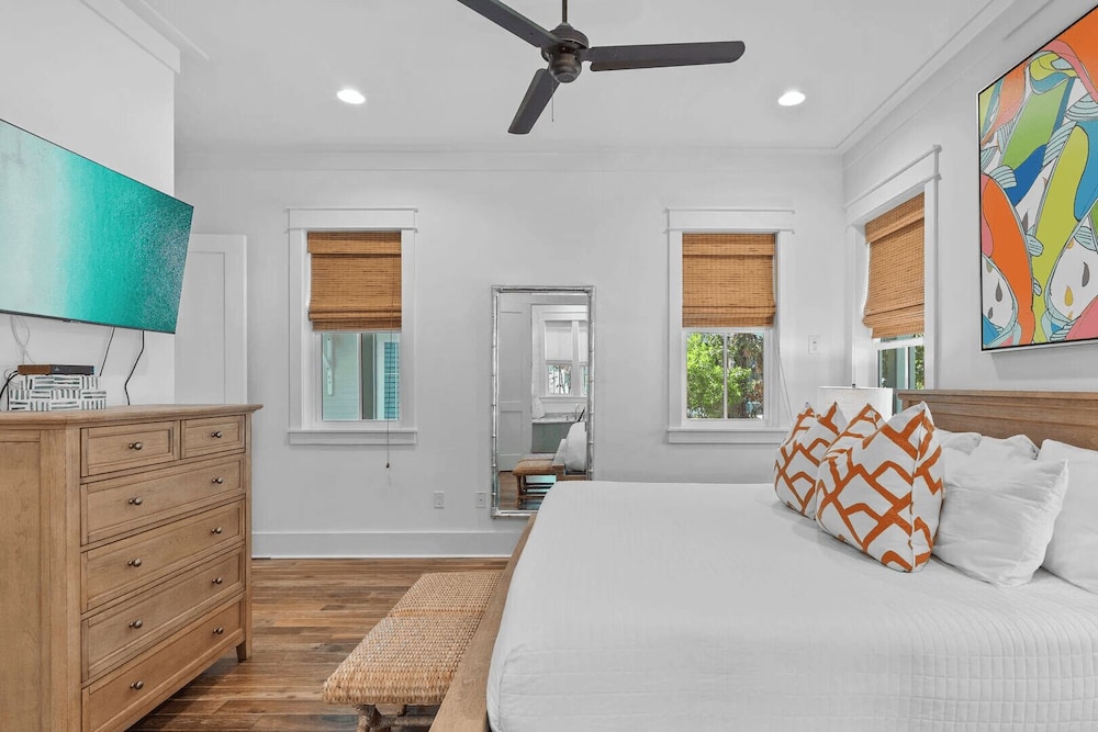 Watercolor 75 by Avantstay Luxury Private Pool + Bonfires