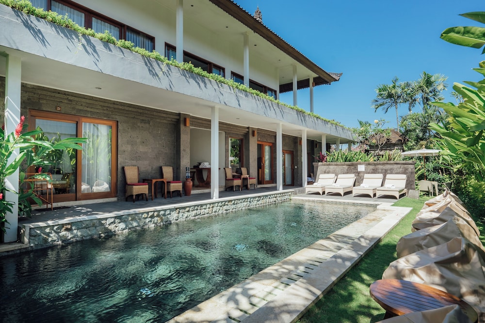 Desa Swan Villas & SPA