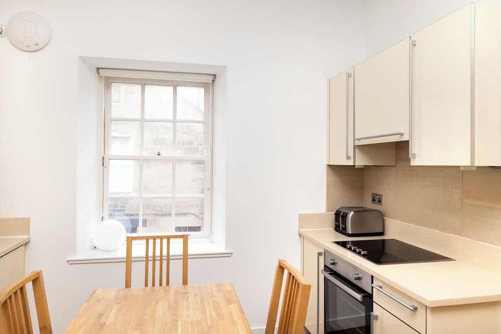 Superb Flats in the Heart of Edinburgh