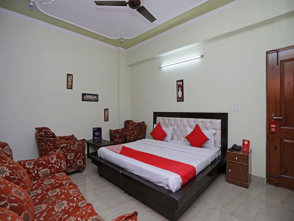 OYO 12502 City Hotel