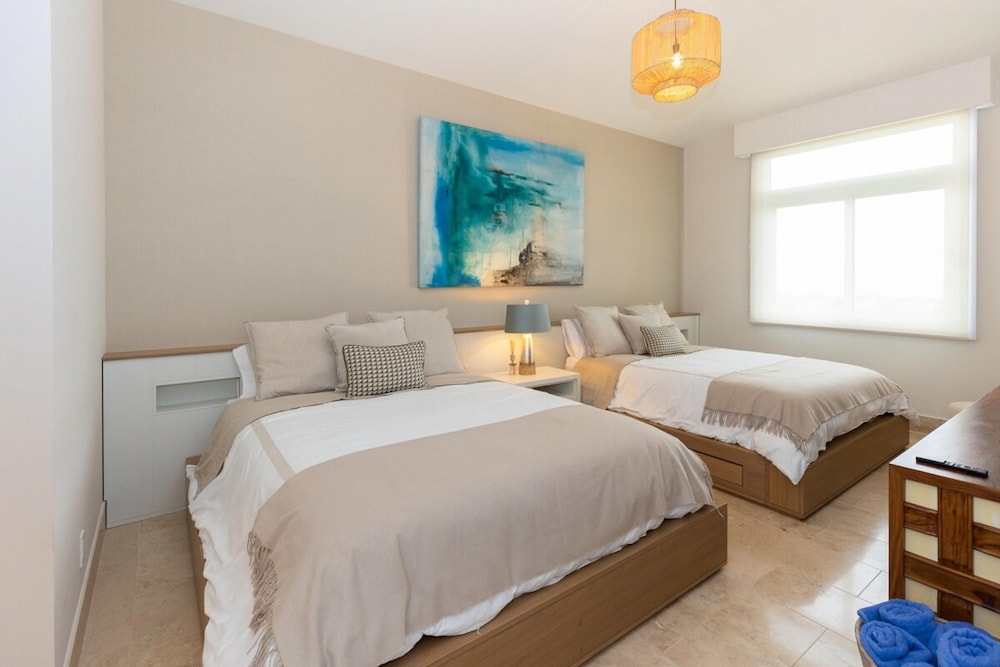 The Couples Condo by Acomodo