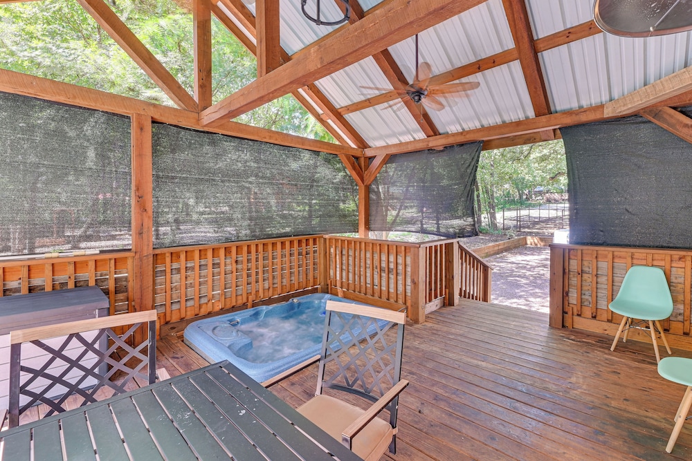 3 Mi to Lake Texoma: Gordonville Getaway!