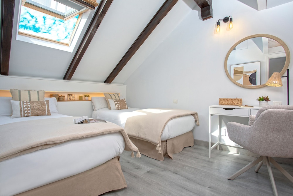 Stylish Penthouse Private Terrace Plaza Mitjana
