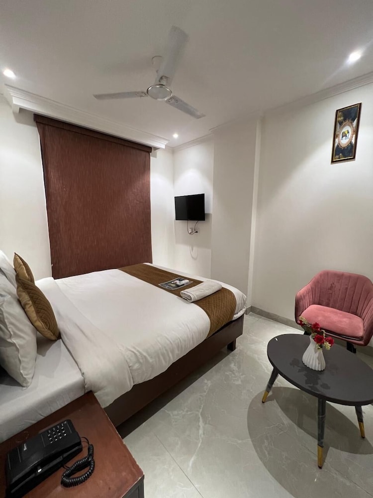 SS Hotel