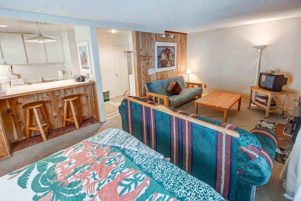 Hidden Valley #027 - Studio w/ Amenities - Walk to Village!
