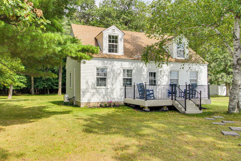Hike, Boat, Hunt & Fish: Lake Alec Home w/ Dock!