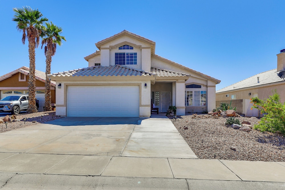 Pool, Games & Patio Bar! Epic Bullhead City Oasis