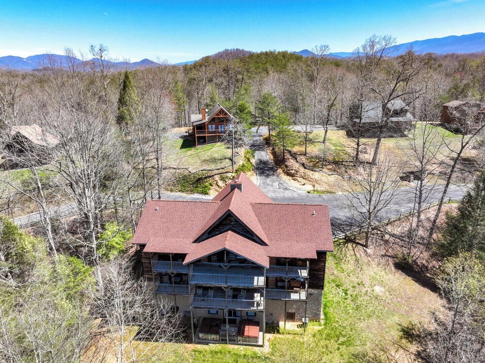 Country Pines Lodge