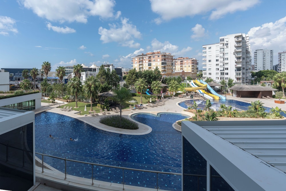 Maxi Sirius Town