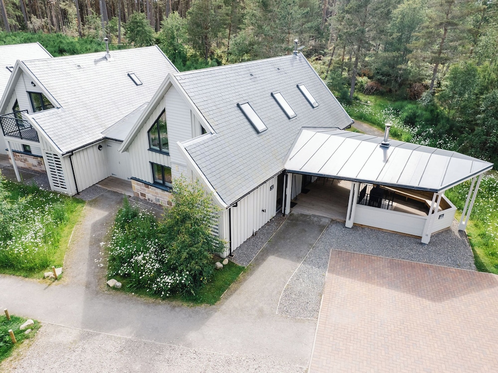 Golden Eagle Lodge
