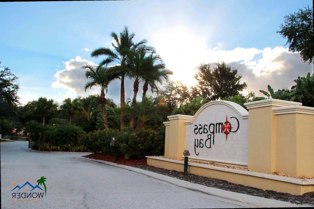 Modern 4BR Townhome Near Disney in Gated Resort