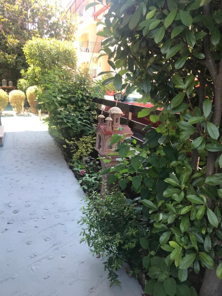 Villa Yanna Studios