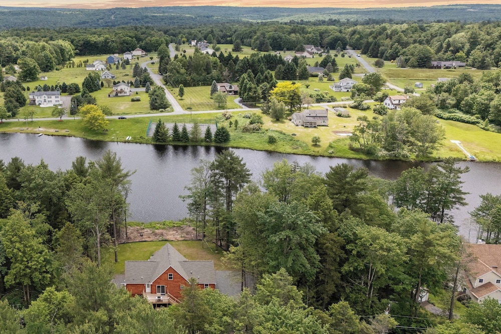 Nittany Cabin by Avantstay Lakefront, View, Firepit