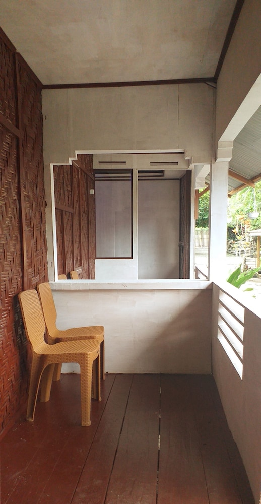 Simeulue Nanik Surfcamp
