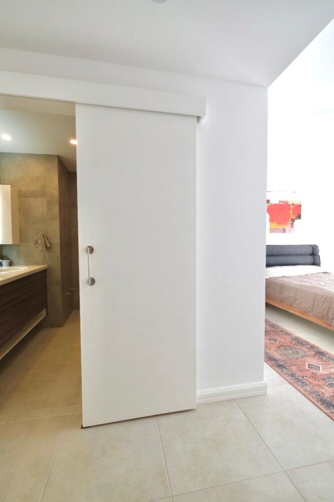 Gorgeous Seafront Villa in a Prime Resort