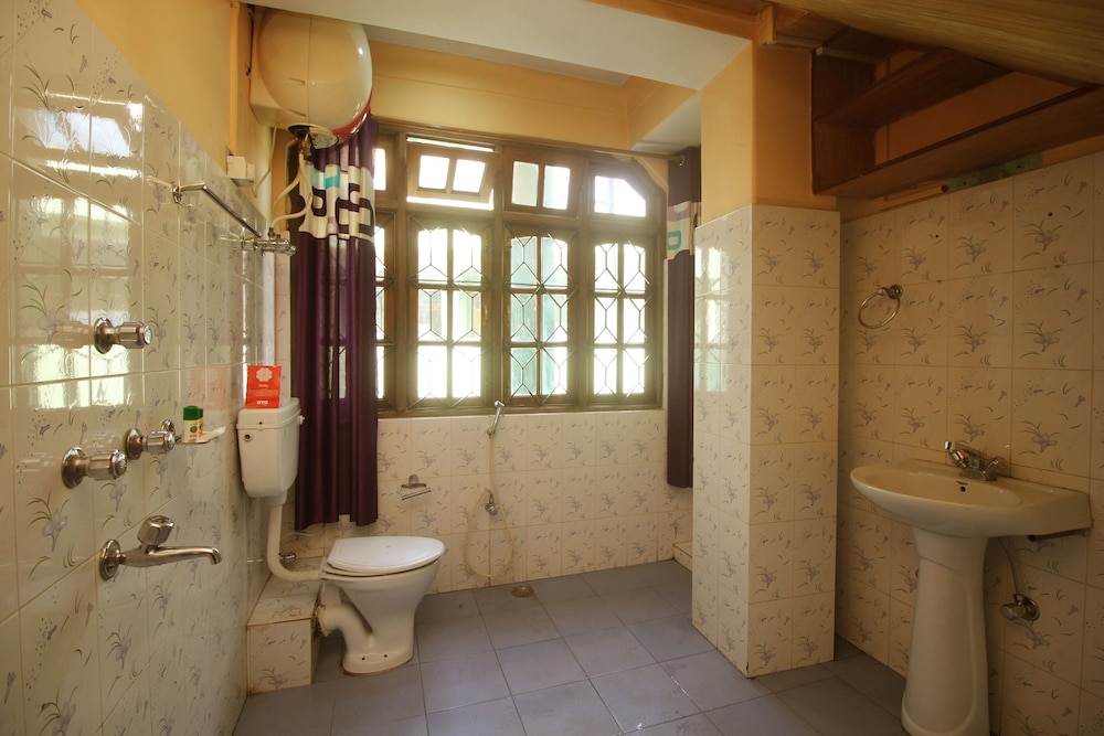 OYO 8719 Hotel Deep Residency