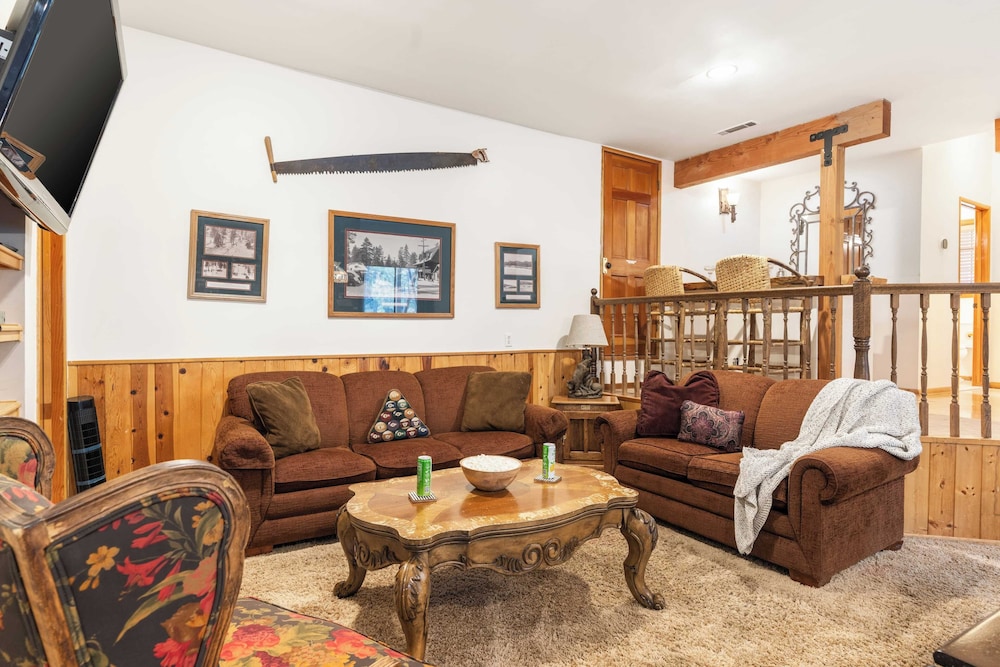 Lakeview Cabin w/ Game Room & Deck Near Ski Slopes & Trails Sleeps 20 Waterview by Avantstay
