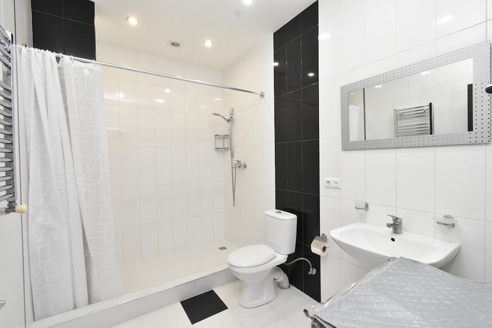 Apartments by Luxe Group DI64