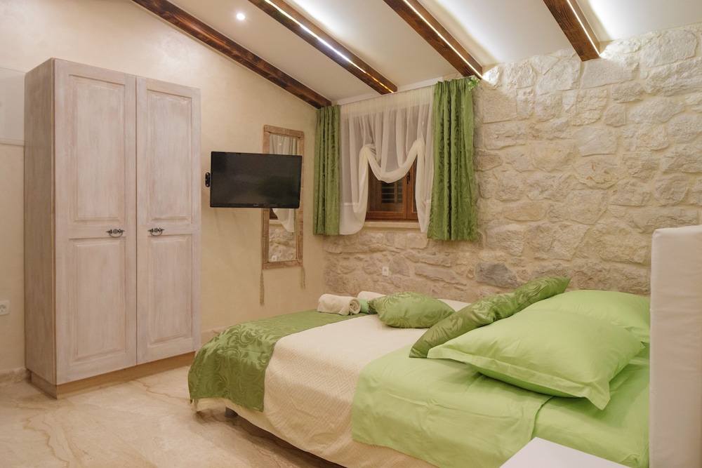 Luxury View Marjan view 2