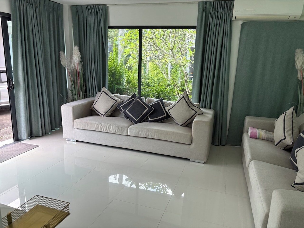 East BangtaoVille Townhouse