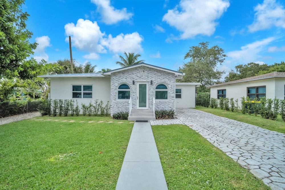 Entire House - Paradise in Dania Beach