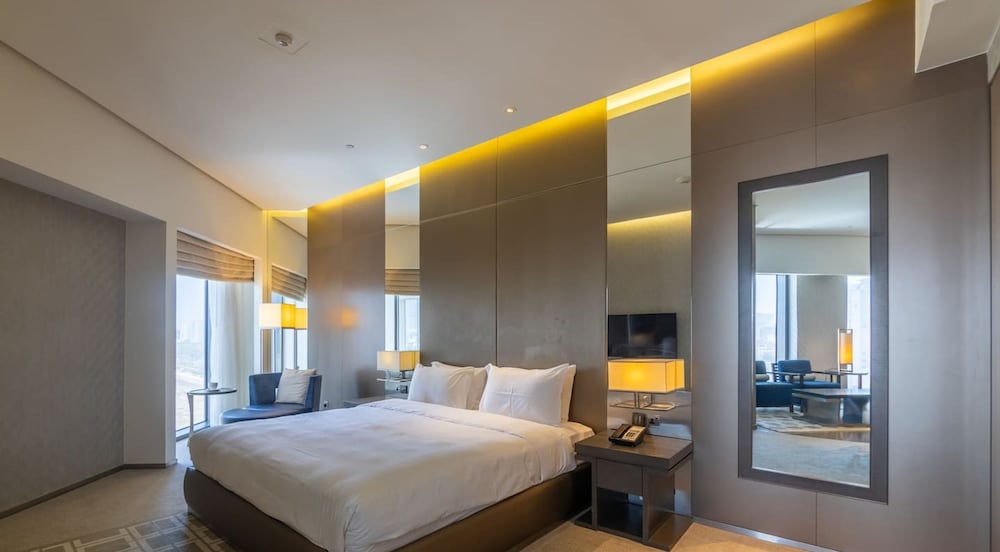 Elegant 1BR Near Wafi Mall Central Dubai Stay