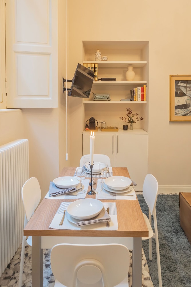 Cinque Giornate 70 Suites by Rent all Como