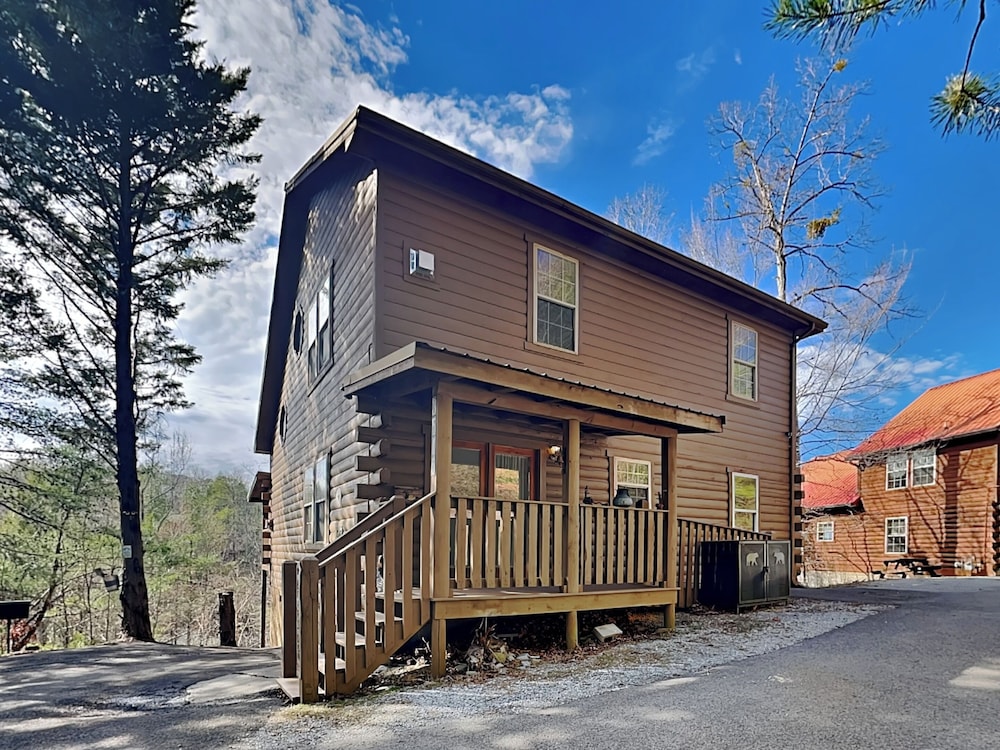 Zen Bear's Den by Jackson Mountain Rentals