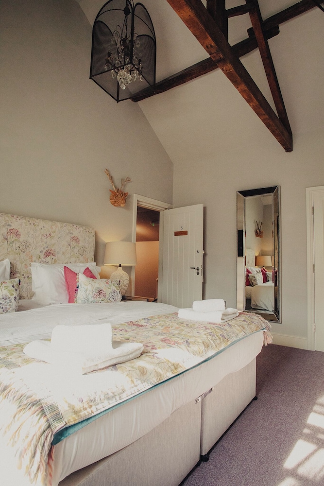 Plum and Partridge Inn