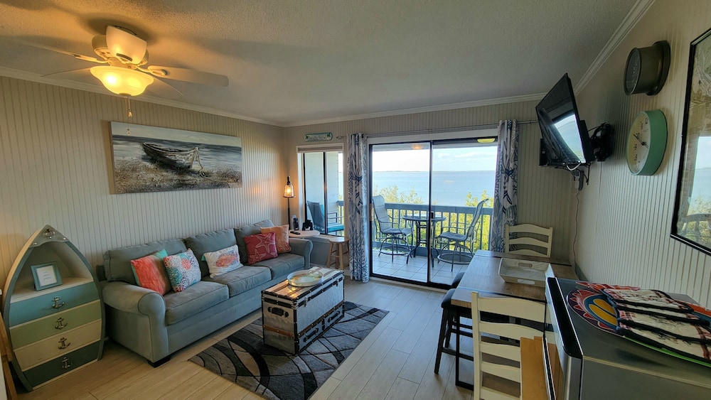 Beach Racquet B by Tybee Vacation Rentals