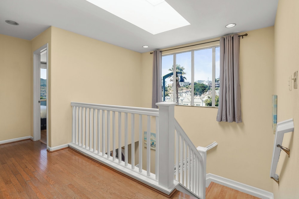 Beautiful 2BR in Silver Terrace