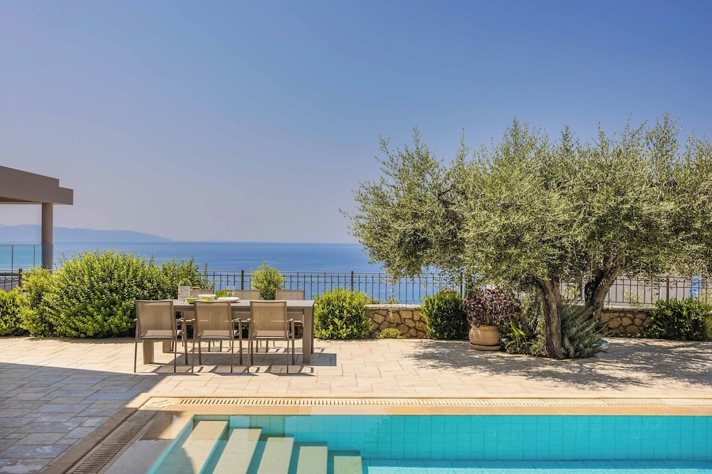 Villa Latos