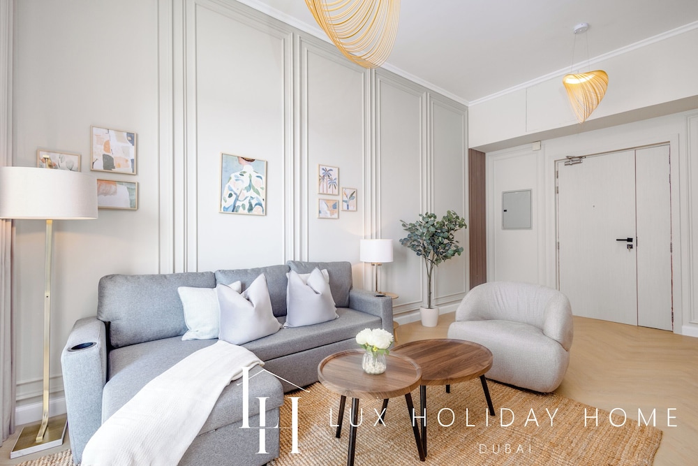 LUX The Modern Marina Suite