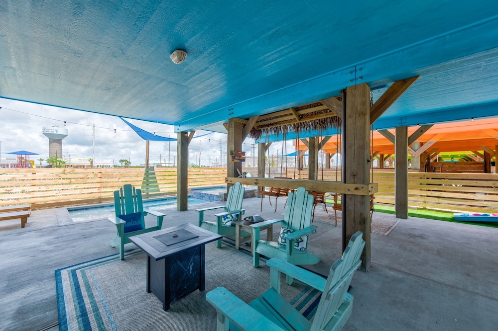Totally Beachin by Avantstay Private Pool Hot Tub Swing Seats Beach Get Away