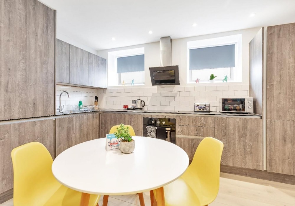 Right On Bright On Apartment 1G - City Centre Luxury Apartments view 5