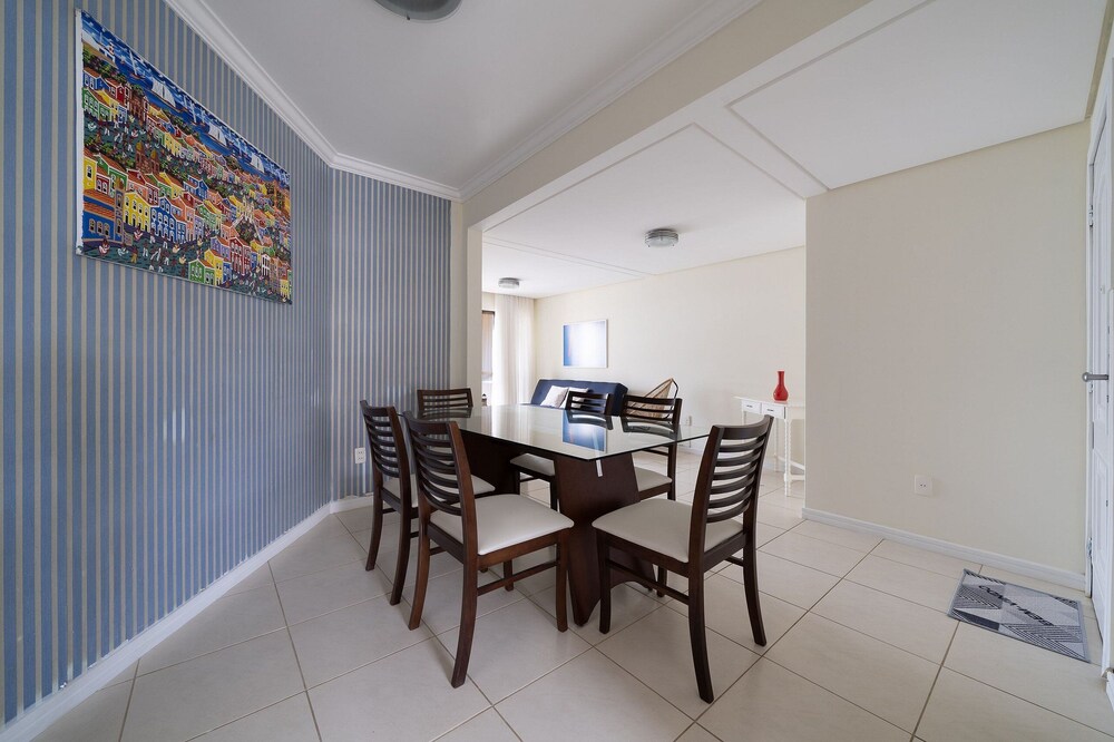 3BR apt sea View on Bombas Beach Vdn303