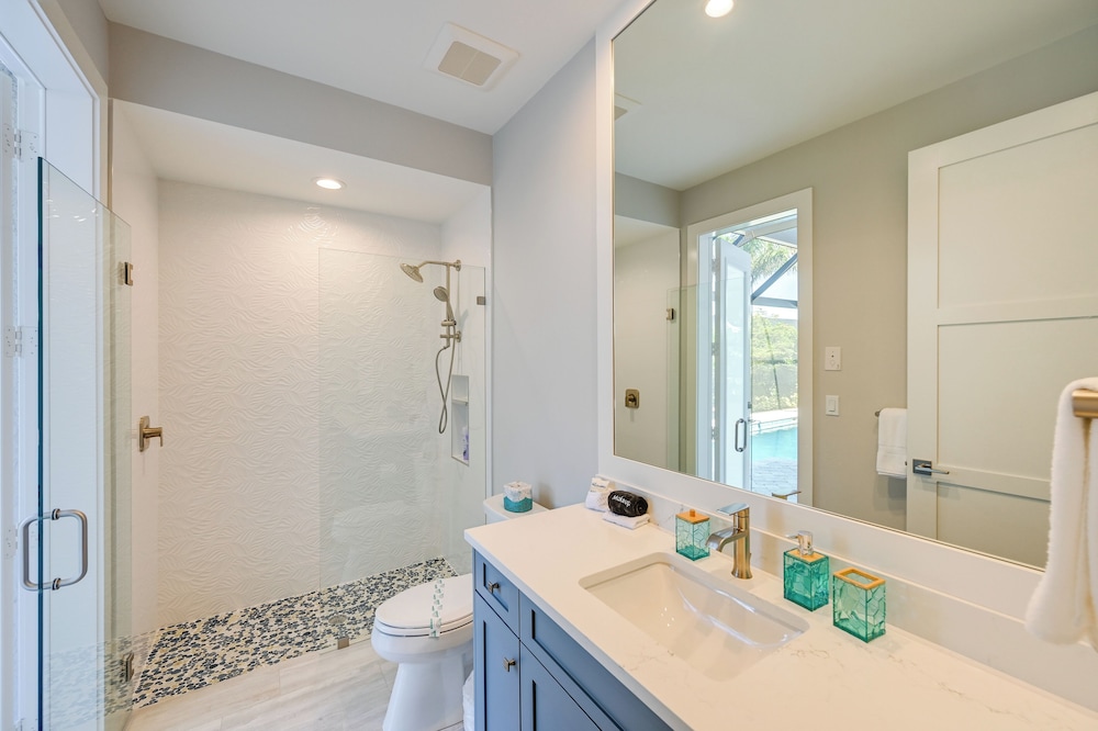< 2 Mi to Marco Beach: Luxe Home w/ Outdoor Oasis