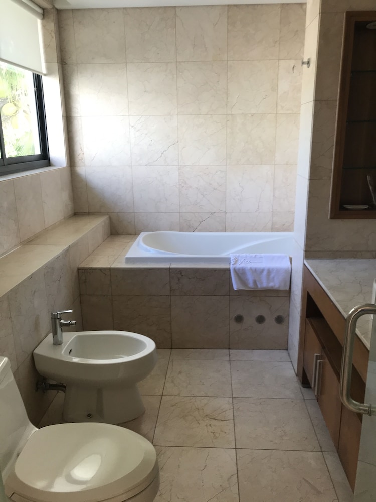 Ocean Resort 4 Bedrooms Danang Living