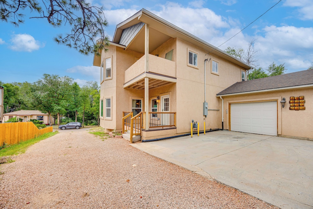 2 Mi to Dtwn Colorado Springs: Home w/ Large Yard!