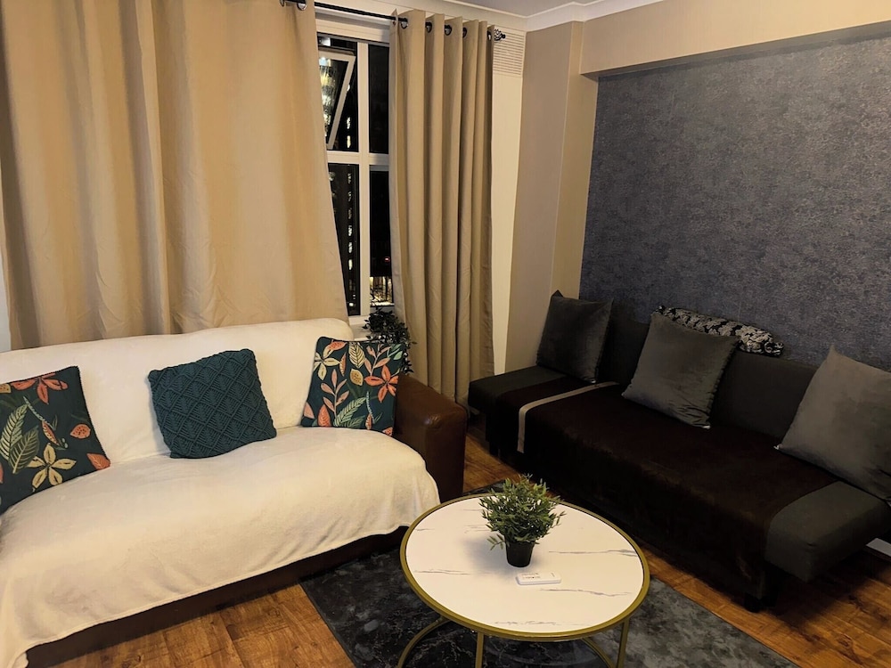 Luxury Studio Marble Arch can fit up to 4 Guests